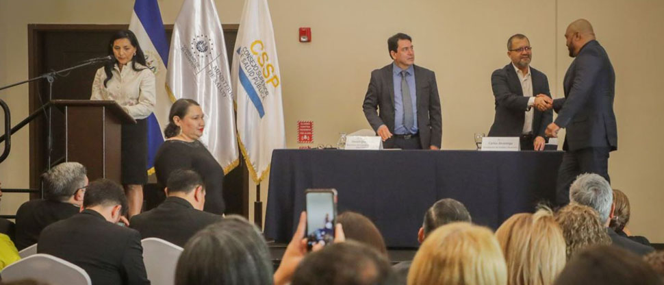 Ministerio de Salud juramenta a los nuevos miembros del consejo directivo y Juntas de Vigilancia de Medicina