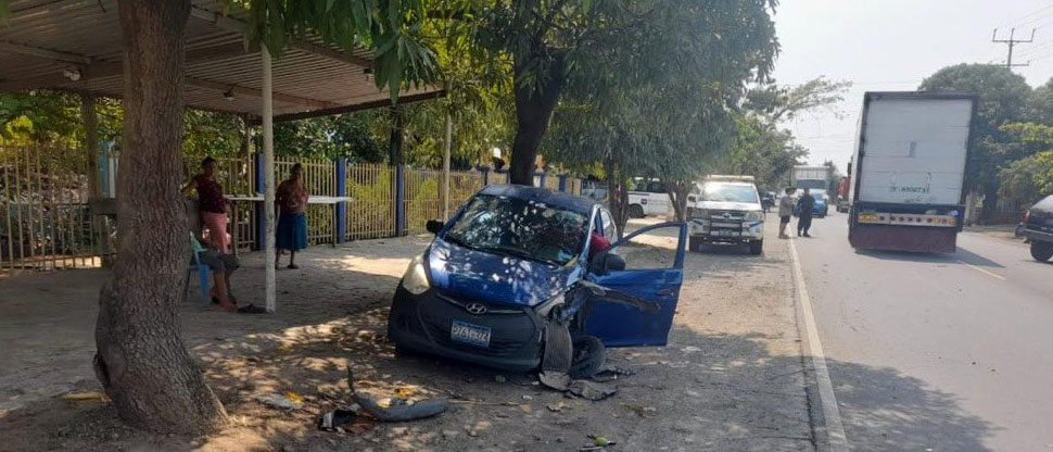 Reportan triple choque en la carretera a Sonsonate
