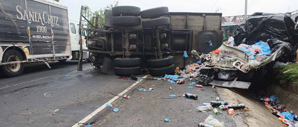 Hombre pierde la vida tras aparatoso accidente de tránsito