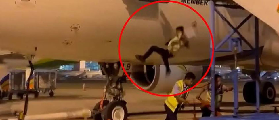 Indonesia: Hombre sufre fuerte golpe tras caer de cabina de avión en Aeropuerto