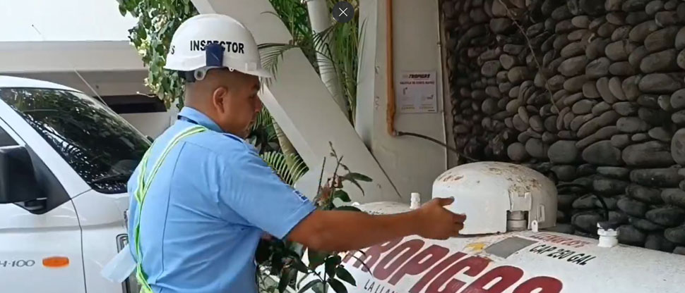 Bomberos inspeccionan medidas de seguridad en hoteles de La Libertad