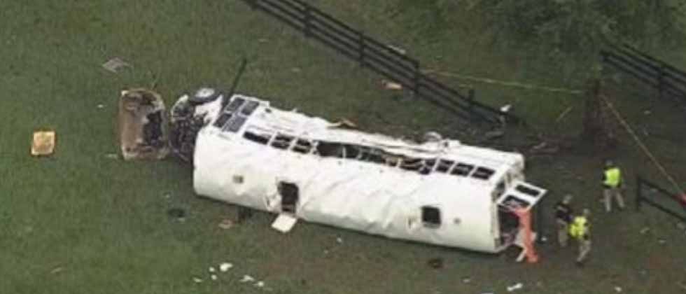 Ocho muertos y 40 heridos tras choque de un camión y un autobús de campesinos en Florida