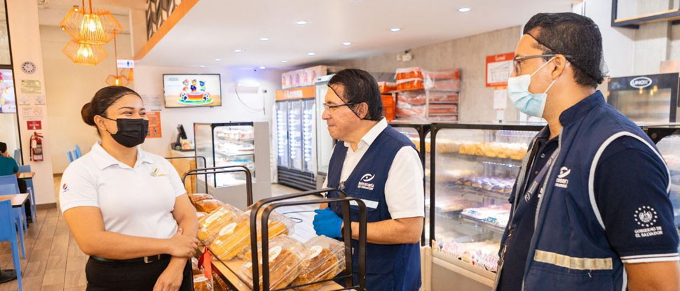 Defensoría del Consumidor inspecciona centros comerciales en san Miguel