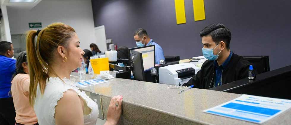 Fonat entrega más de $268,000 a 251 afectados en accidentes