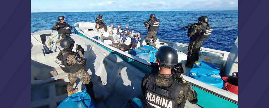 Marina Nacional incauta embarcación con 1.3 toneladas de cocaína