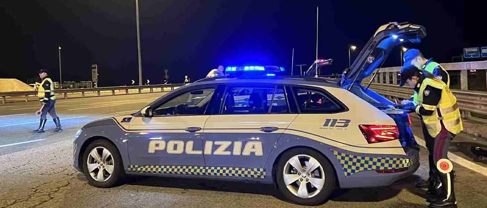 Madre abandona a su hija en una carretera por una mala nota en Italia