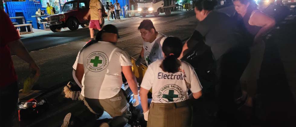 Conductor atropella y lesiona a una niña de 15 años en Santa Ana