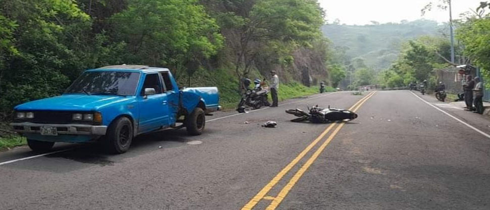 Exceso de velocidad termina en accidente y deja dos lesionados en Sensuntepeque