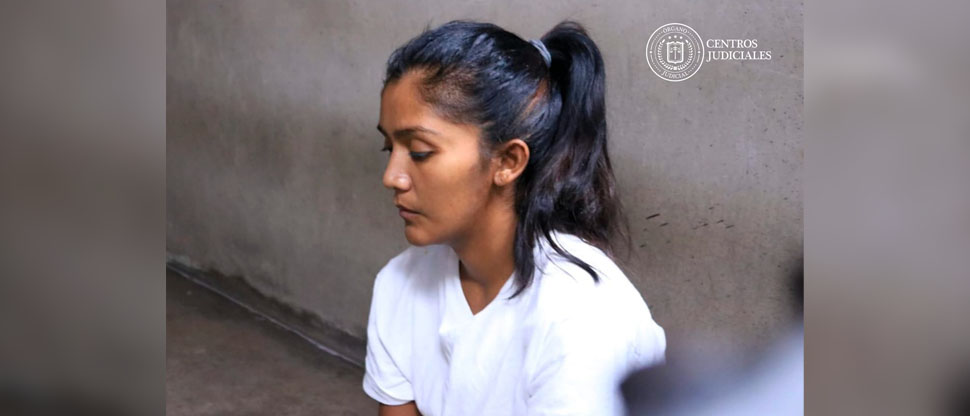 Mujer que asesinó a su hija de 5 años por negarse hacer limpieza en su casa enfrenta audiencia