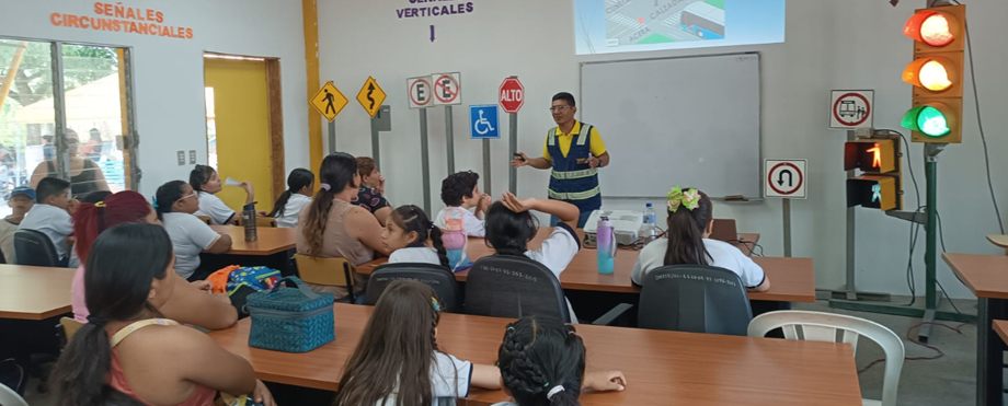 VMT verifica que escuelas de manejo cumplan con las normas de calidad