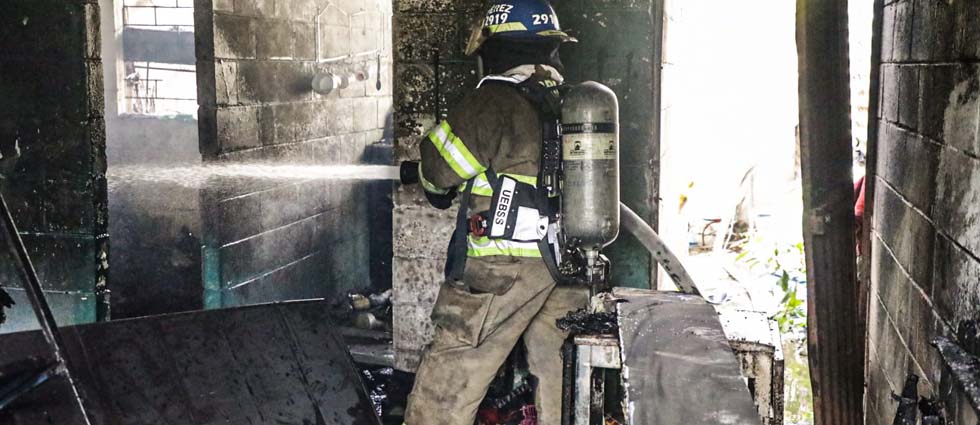 Dos lesionados tras incendio en vivienda de Ciudad Futura