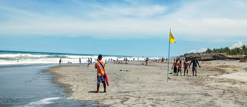 Guardavidas monitorean playas con el objetivo de evitar accidentes acuáticos