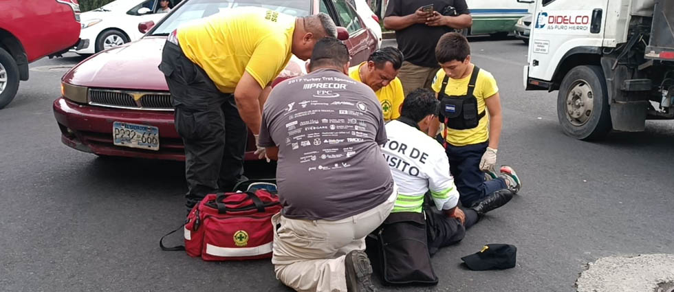 Arrollan a gestor de tránsito en la carretera Troncal del Norte