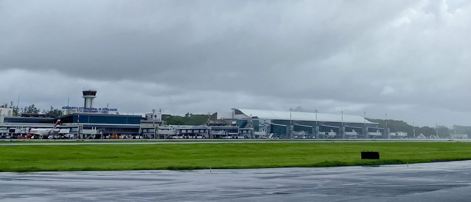 Aeropuerto Internacional de El Salvador opera con normalidad