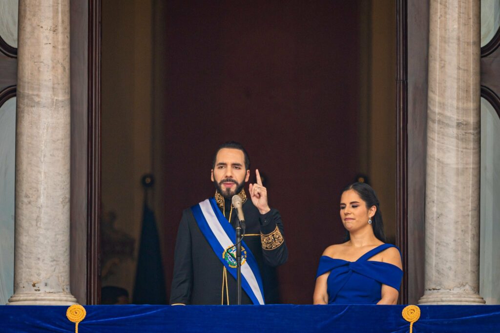 Presidente Nayib Bukele pide a población confiar y defender medidas que permitan al país seguir adelante