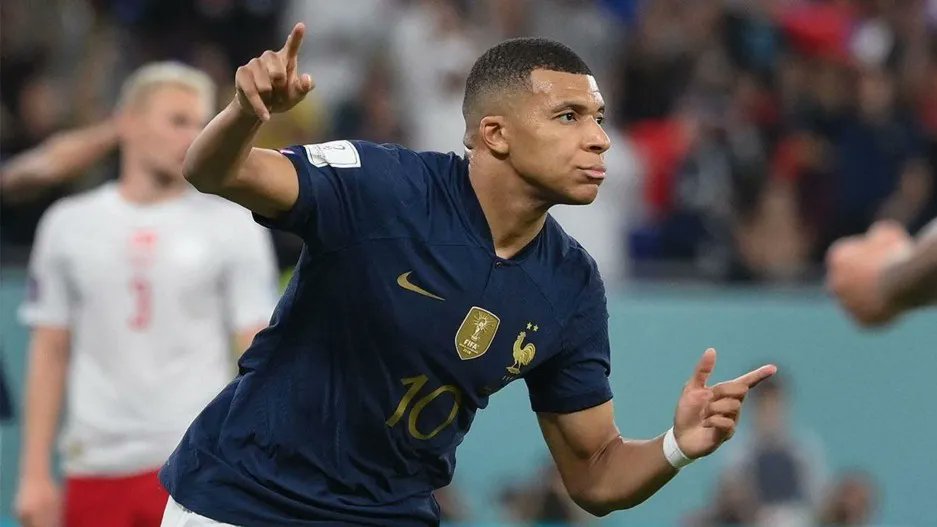 Mbappé adelanta al presidente de Francia que su fichaje por el Real Madrid será anunciado este lunes