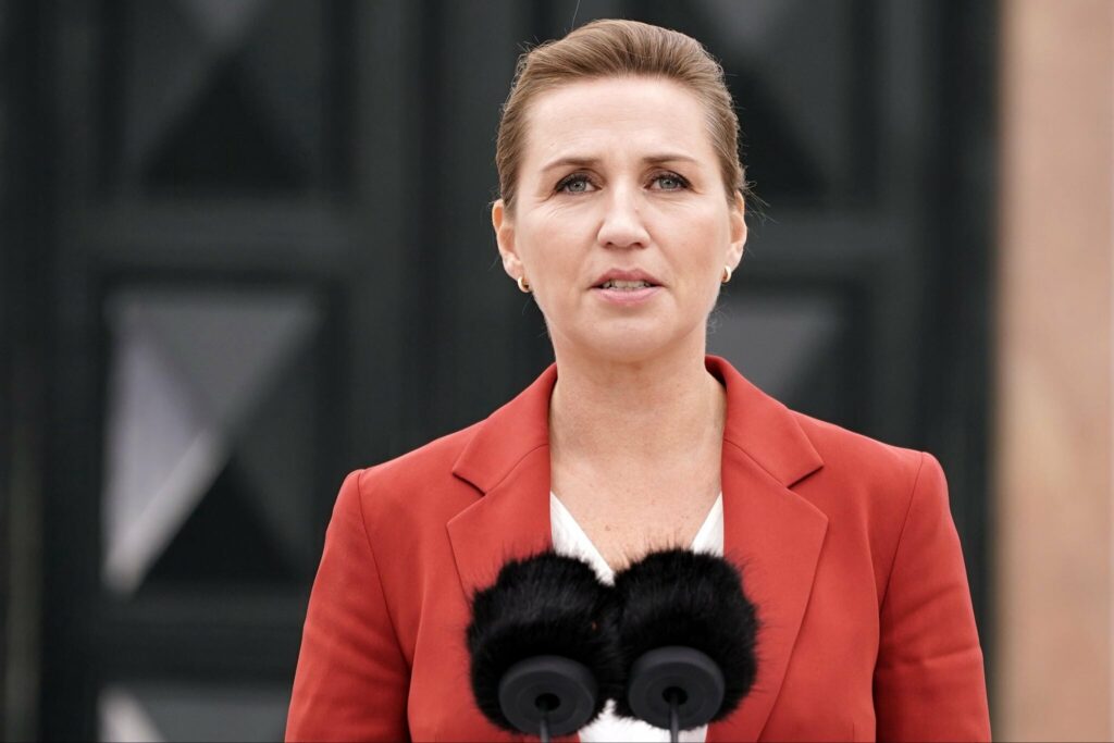Primera Ministra de Dinamarca sufre atentado en una calle de Copenhague