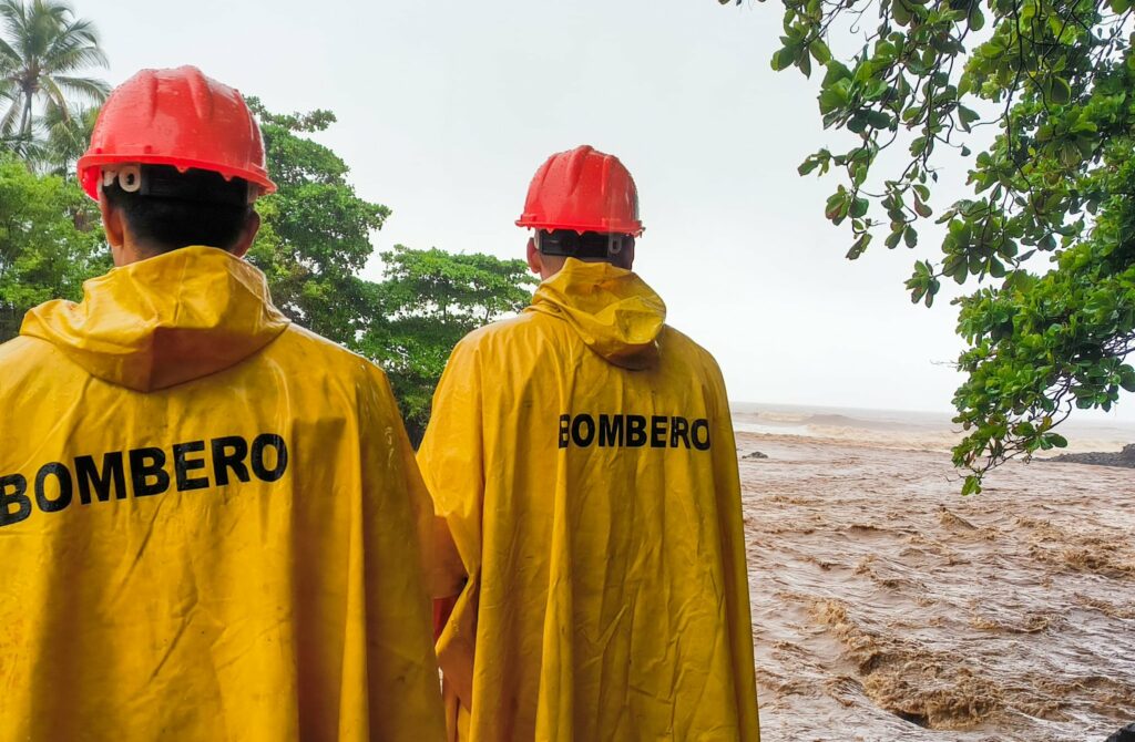 Bomberos atiende emergencias y mantiene monitoreo de zonas de riesgo