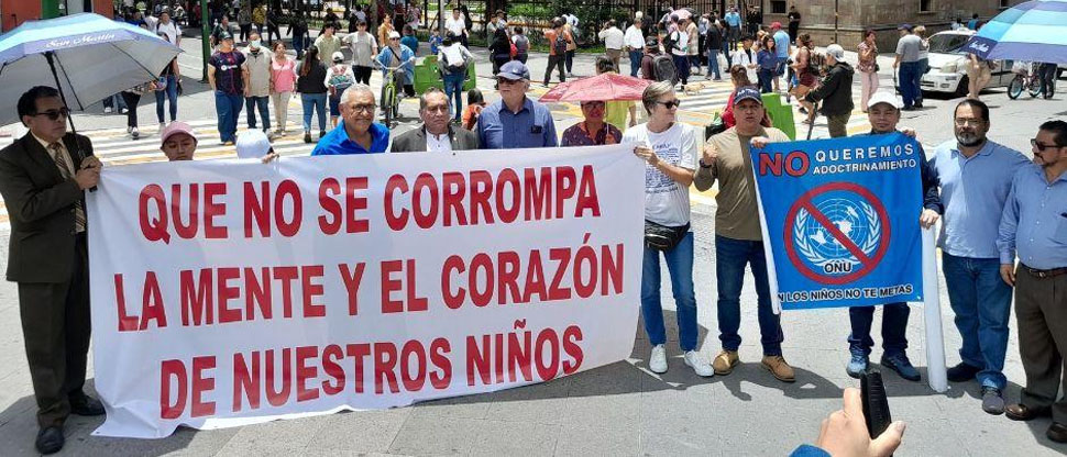 GUATEMALA: Corte Constitucional prohíbe la presencia de menores en “marcha del orgullo”