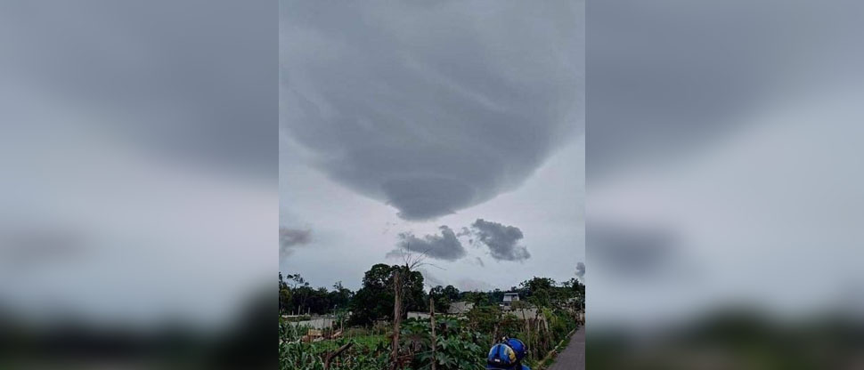 Captan misteriosa formación de nubes en los cielos de Guatemala