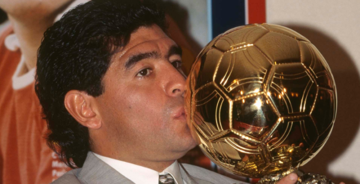 Justicia francesa ordena incautar Balón de Oro de Maradona