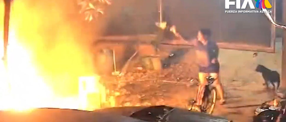 México: Mujer incendia el vehículo de su expareja por un ataque de celos