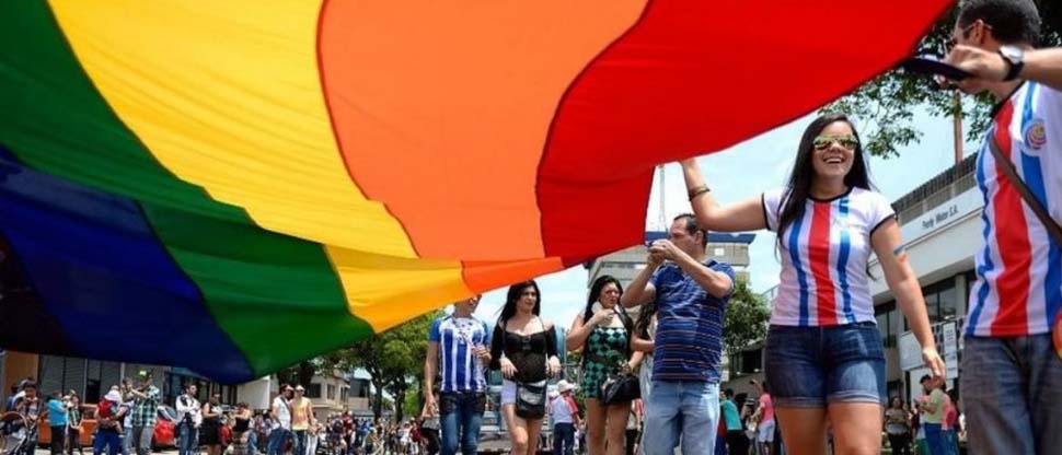 Presidente de Costa Rica destituye a ministra de Cultura y comisionado de Inclusión por declaratoria de interés cultural a marcha LGBTIQ+