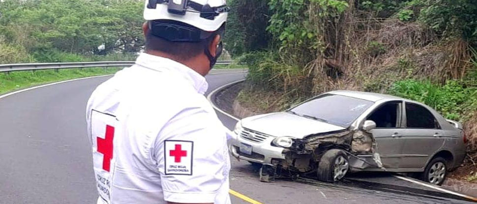 Joven resulta lesionado tras fuerte accidente en carretera a Tepecoyo, La Libertad