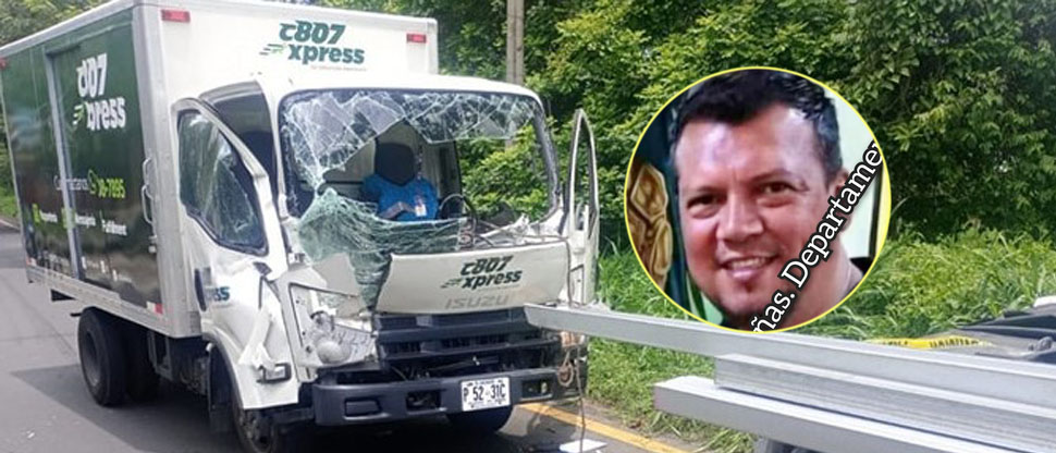 Identifican a conductor que falleció tras chocar contra camión que transportaba materiales de construcción