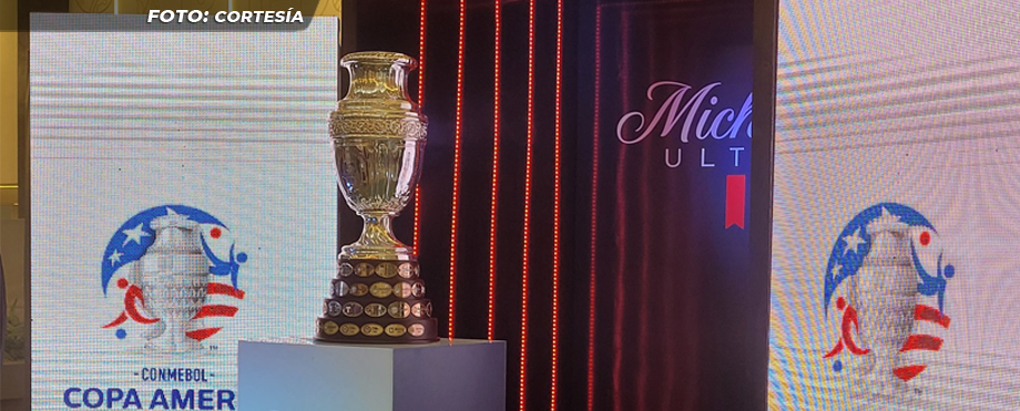 Trofeo de la Copa América llega a El Salvador. ¿Quieres una foto con ella?