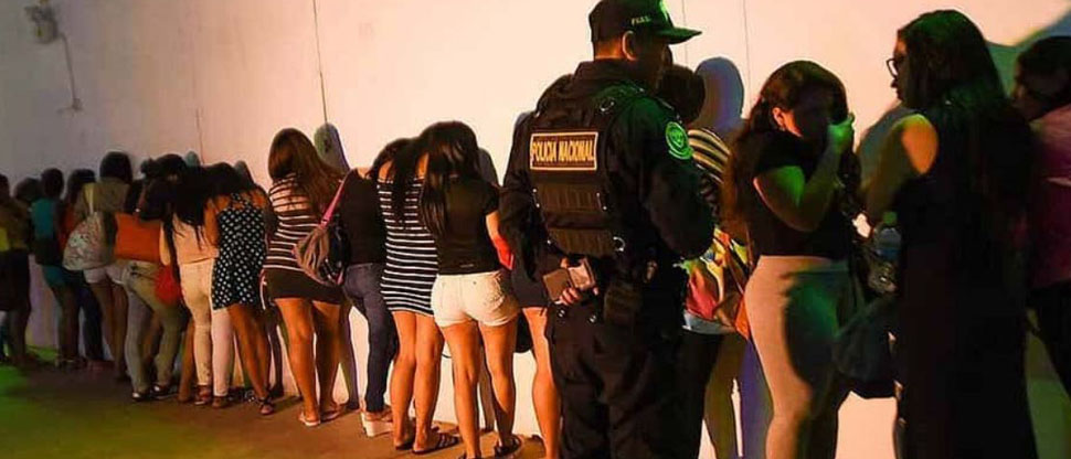 México: Rescatan a 29 mujeres víctimas de trata y capturan a un sujeto en cateo a bar donde se encontraban