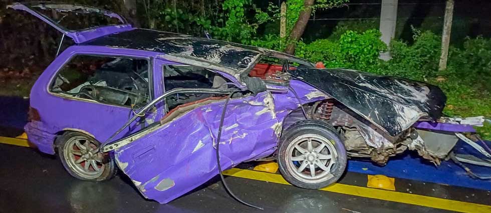 Vivos de milagro tras aparatoso accidente en Usulután