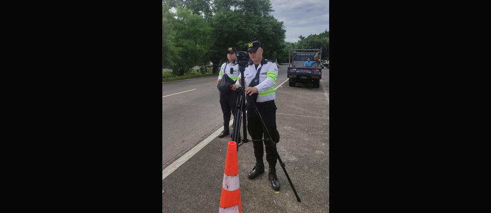 Instalan controles de velocidad en principales carreteras del país