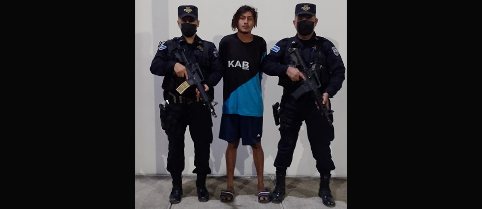 Detienen a hombre que acabó con la vida de otro tras discutir por un tambo de gas en La Paz