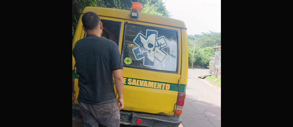 Hombre sufre herida en el cráneo tras accidente de motocicleta