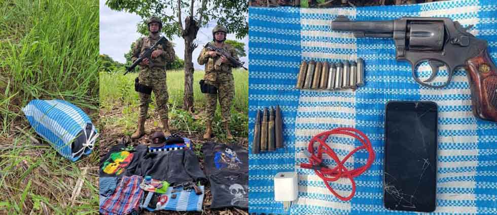 Soldados hallan bolsa con un arma y ropa que solían usar pandilleros