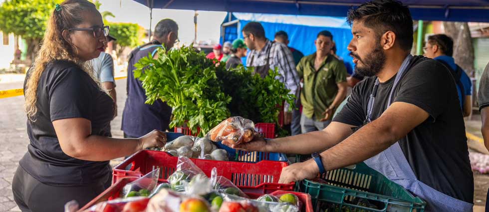 Agromercados estarán desde mañana en todos los departamentos y precios bajarán aún más