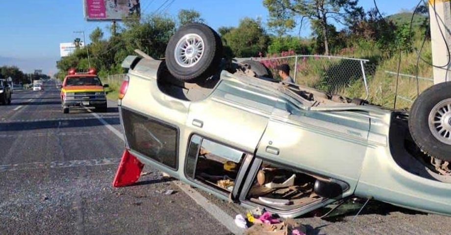 Joven aprueba examen de manejo y ese mismo día fue a chocar