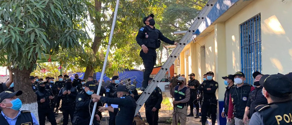 GUATEMALA: presos en cárcel “El Infiernito” tenían internet de fibra óptica en sus celdas