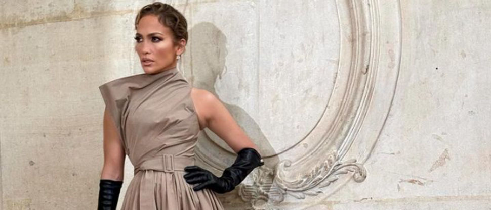 En medio de rumores de divorcio JLo publica fotografía luciendo su figura a sus 55 años