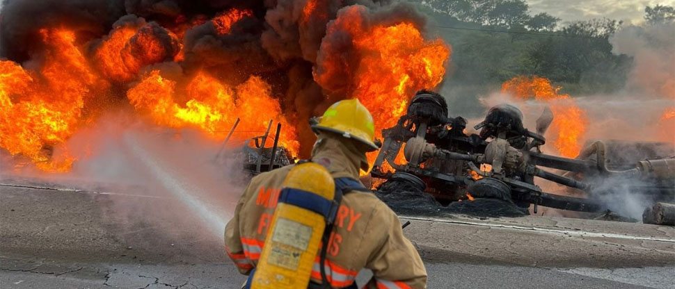 HONDURAS: pipa que transportaba combustible se incendia y su motorista fallece calcinado
