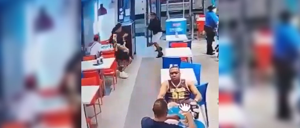 Captan intento de ejecución de tres jóvenes en una pizzería en el centro de Madrid