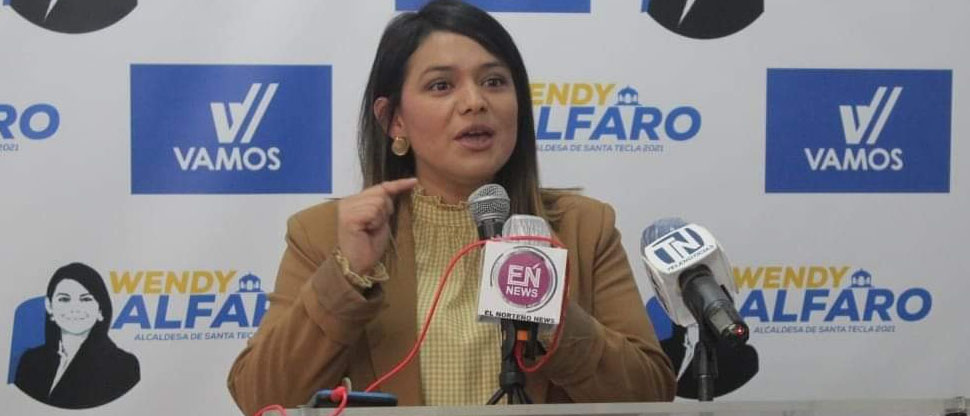 Líder de Vamos llama chambroso a periodista