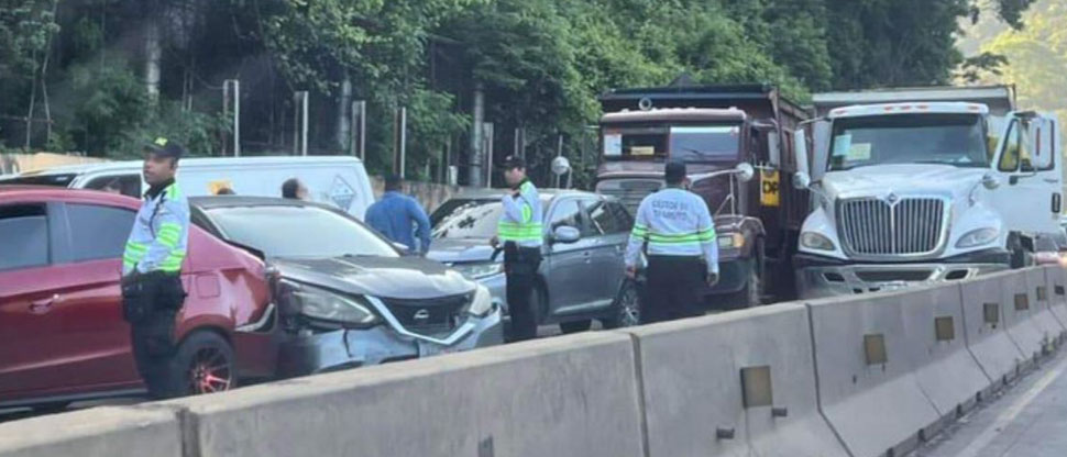 Múltiple accidente de tránsito en carretera a Los Chorros