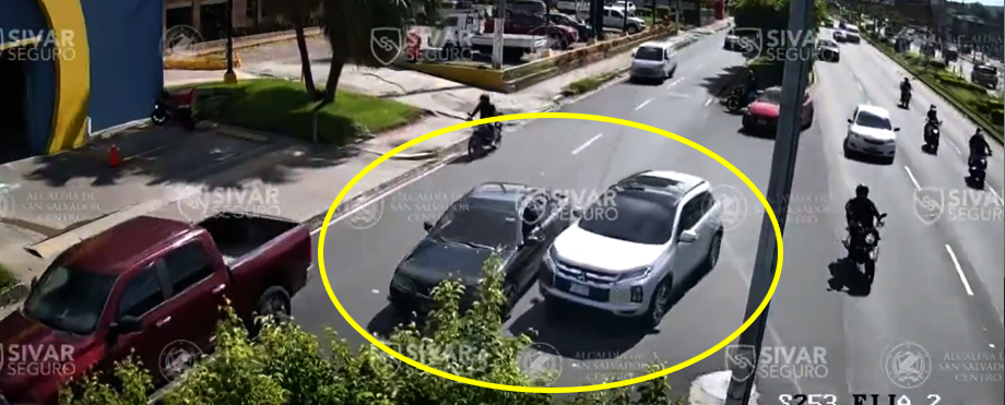 Intolerancia a la hora de conducir provoca accidente vial en San Salvador