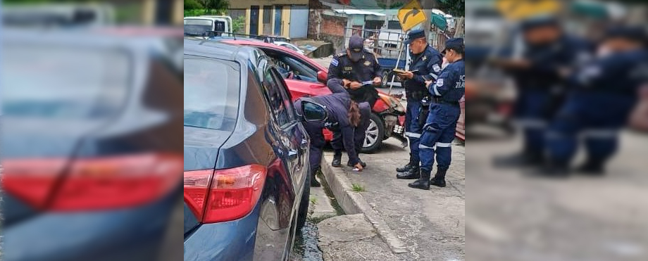 Le chocan el carro justo cuando entraba a un auto hotel en San Salvador