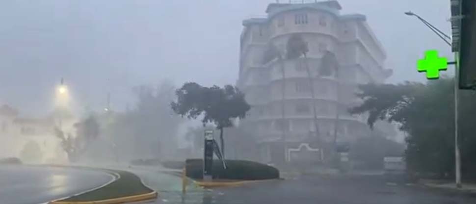 PUERTO RICO: poderoso huracán Beryl llega a la capital este martes