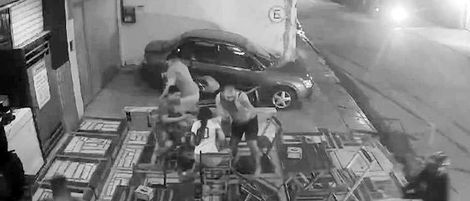 BRASIL: hombres armados asesinan a cliente y a repartidor de una pizzería