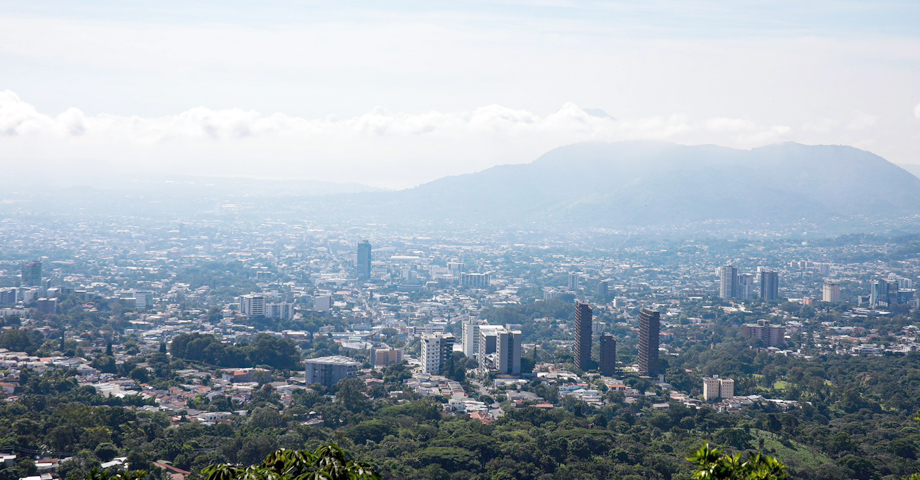 MARN: Nos espera un día caluroso y brumoso debido a la presencia de polvos del Sahara
