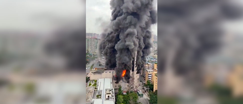 CHINA: Seis fallecidos y 30 lesionados deja voraz incendio en un centro comercial